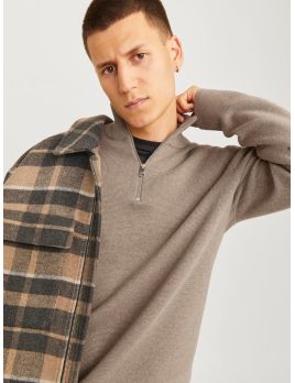 Pull en maille col montant