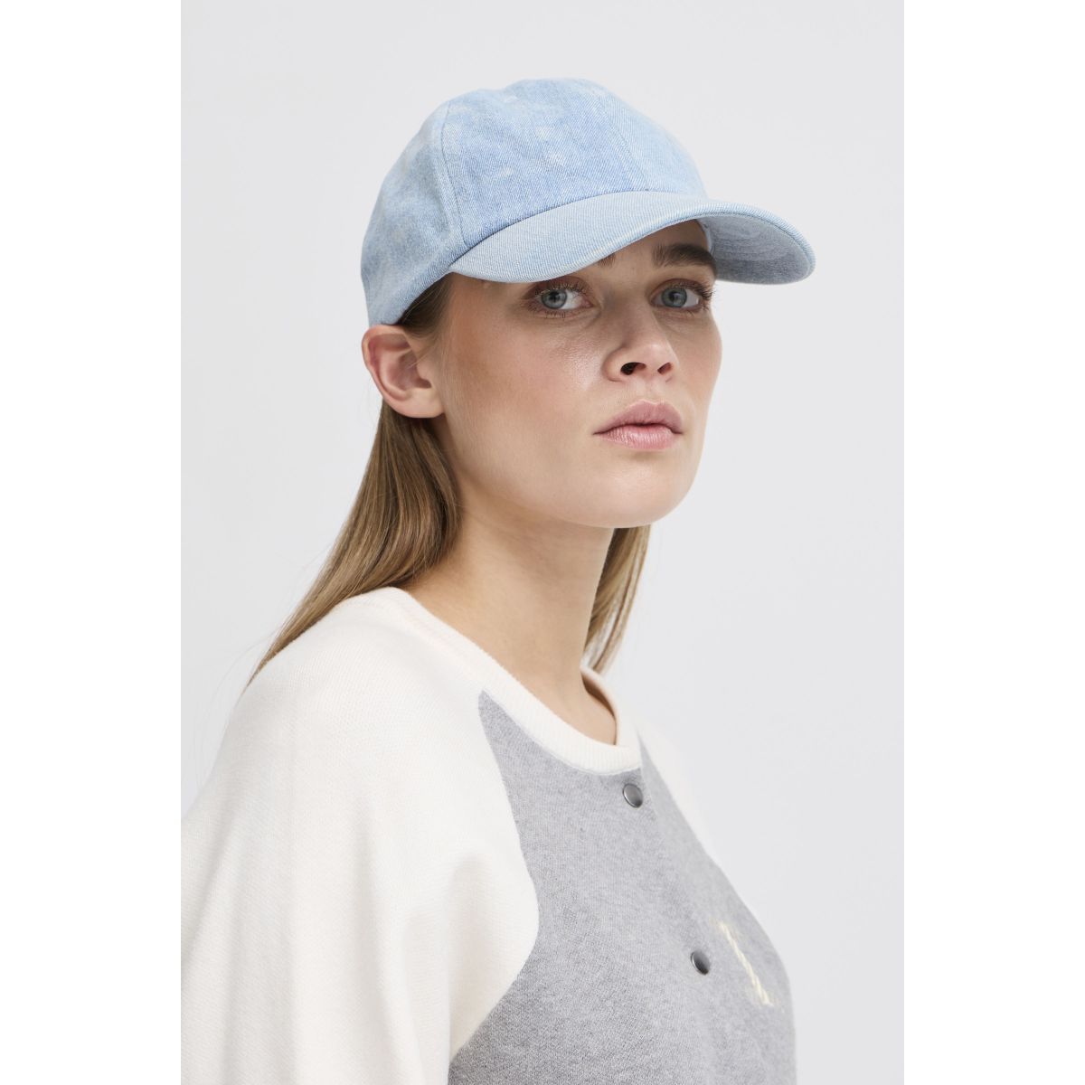 Casquette en jean bleu ciel